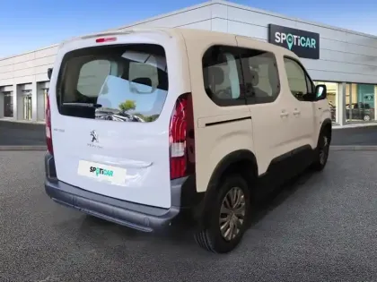 Photo 27 Peugeot Rifter  Standard PureTech 110 S&S BVM6 5pl Style