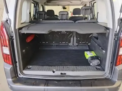 Photo 7 Peugeot Rifter  Standard PureTech 110 S&S BVM6 5pl Style