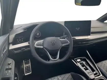 Photo 8 Volkswagen Golf 8 FL 1.5 ETSI 150 CH DSG7 R LINE