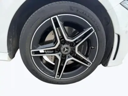 Photo 8 Mercedes Classe A 250 e AMG Line
