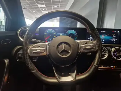 Photo 19 Mercedes Classe A 250 e AMG Line