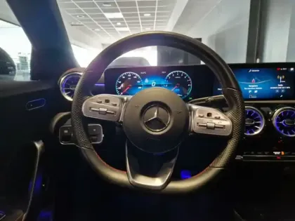 Photo 38 Mercedes CLA  250 e Coupé