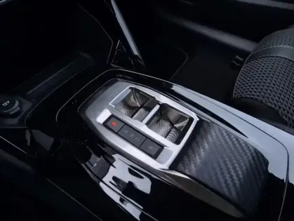 Photo 6 Peugeot 208 II Electrique GT