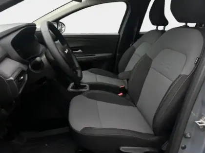 Photo 13 Dacia Jogger  1.6 hybrid 140ch Extreme+ 7 places -24