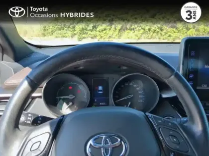 Photo 12 Toyota C-HR  122h Distinctive 2WD E-CVT RC18