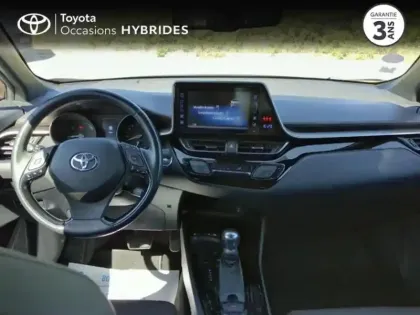 Photo 7 Toyota C-HR  122h Distinctive 2WD E-CVT RC18