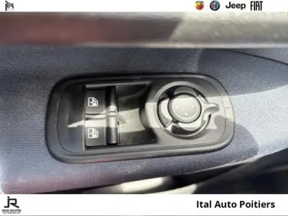 Photo 11 Fiat 500  Fiat  e 95ch Icône berline  23.8 KWH