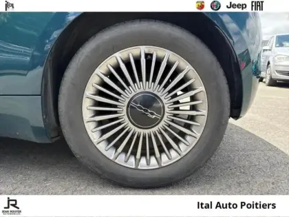Photo 10 Fiat 500  Fiat  e 95ch Icône berline  23.8 KWH