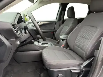 Photo 6 Ford Kuga  2.5 Duratec 190ch FHEV E85 Titanium BVA