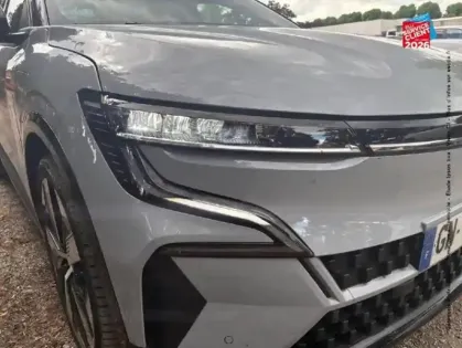 Photo 12 Renault Megane  E-Tech Electric EV60 220ch Techno super charge