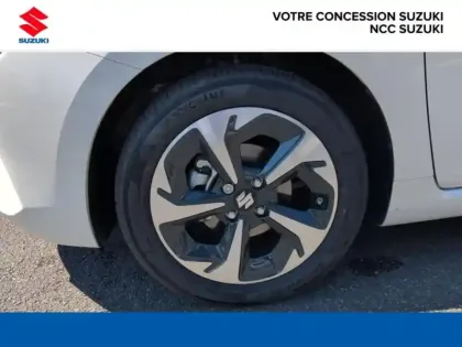 Photo 8 Suzuki Swift  1.2 Hybrid 83ch Pack