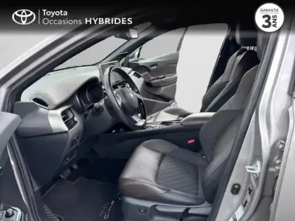 Photo 8 Toyota C-HR  122h Distinctive 2WD E-CVT