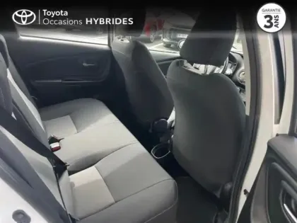 Photo 6 Toyota Yaris  100h Dynamic 5p RC19