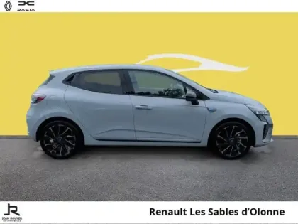 Photo 12 Renault Clio  1.6 E-Tech 145ch full hybrid esprit Alpine - 24