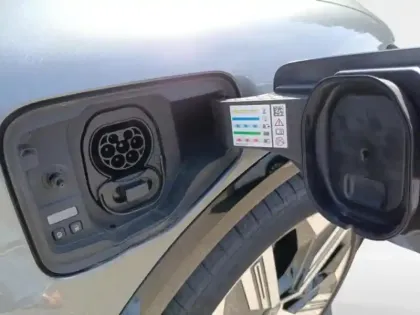 Photo 8 Renault Megane  E-Tech Electric EV60 220ch Iconic optimum charge -B