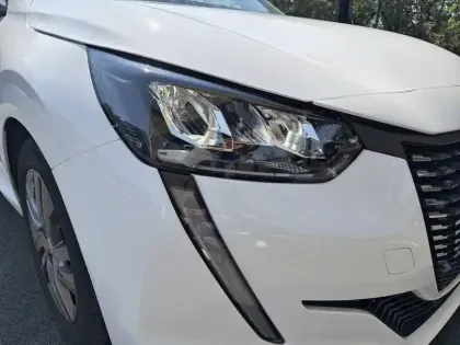 Photo 15 Peugeot 208  PureTech 75 S&S BVM5