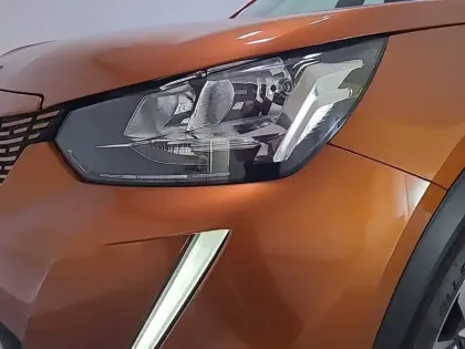 Photo 15 Peugeot 2008  Electrique 136 ch