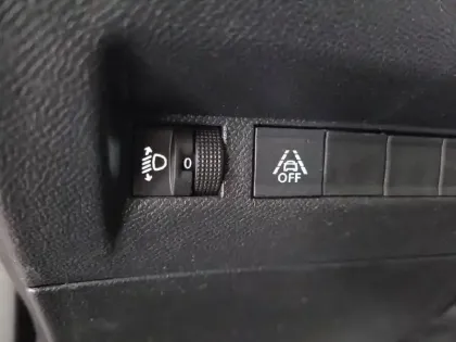Photo 27 Peugeot 2008  Electrique 136 ch