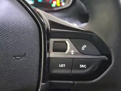 Photo 26 Peugeot 2008  Electrique 136 ch