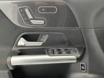 Photo 55 Mercedes GLA  200 7G-DCT