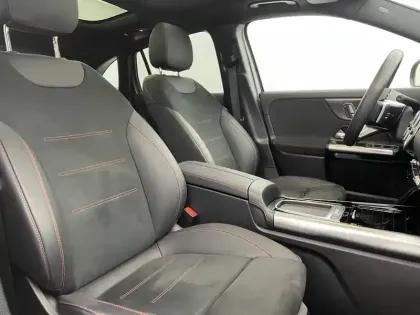 Photo 57 Mercedes GLA  200 7G-DCT