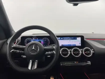 Photo 43 Mercedes GLA  200 7G-DCT