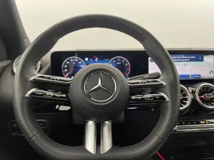Photo 44 Mercedes GLA  200 7G-DCT