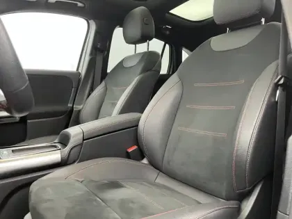 Photo 29 Mercedes GLA  200 7G-DCT