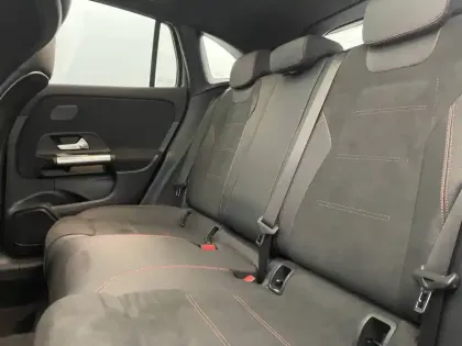 Photo 31 Mercedes GLA  200 7G-DCT