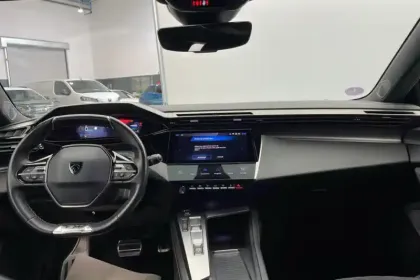 Photo 8 Peugeot 308  PHEV 180 e-EAT8
