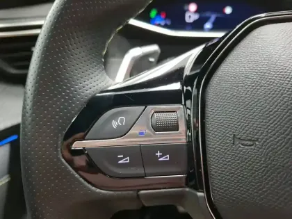 Photo 17 Peugeot 208  Hybrid 110 e-DCS6