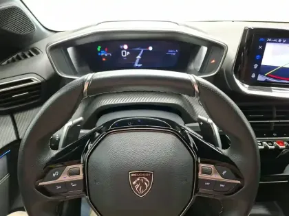 Photo 16 Peugeot 208  Hybrid 110 e-DCS6