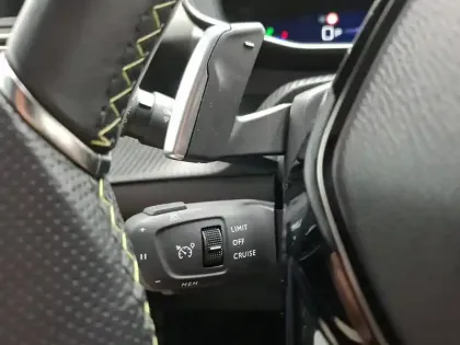 Photo 18 Peugeot 208  Hybrid 110 e-DCS6