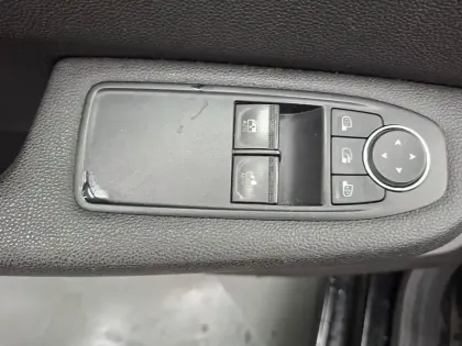 Photo 30 Renault Clio  Blue dCi 85