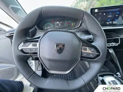 Photo 15 Peugeot 208  Hybrid 110 ch e-DCS6