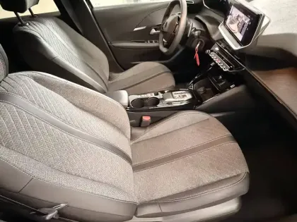 Photo 19 Peugeot 208  Hybrid 110 ch e-DCS6