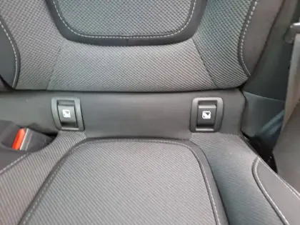 Photo 25 Renault Megane  IV Berline Blue dCi 115
