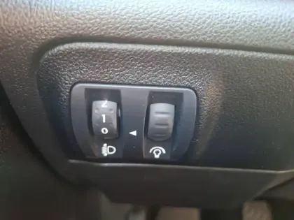 Photo 52 Renault Megane  IV Berline Blue dCi 115