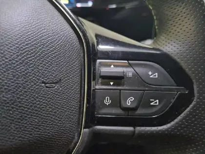 Photo 26 Peugeot 308  PHEV 225 e-EAT8