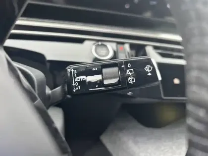 Photo 21 Peugeot 5008  Hybrid 145 ch e-DCS6