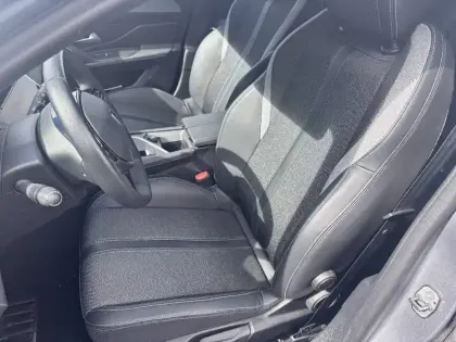 Photo 10 Peugeot 308  SW PureTech 130ch S&S BVM6