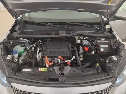 Photo 28 Peugeot 2008  Moteur électrique 136 ch