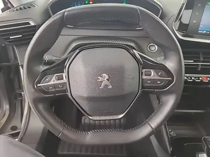 Photo 8 Peugeot 2008  Moteur électrique 136 ch