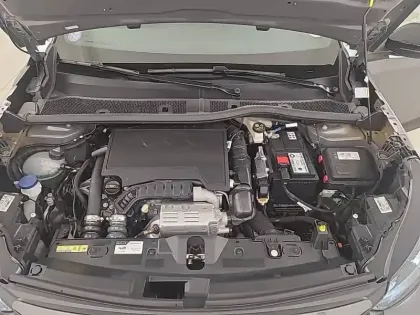 Photo 27 Peugeot 2008  PureTech 100 S&S BVM6