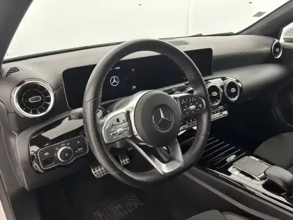 Photo 18 Mercedes Classe A  180 d 7G-DCT