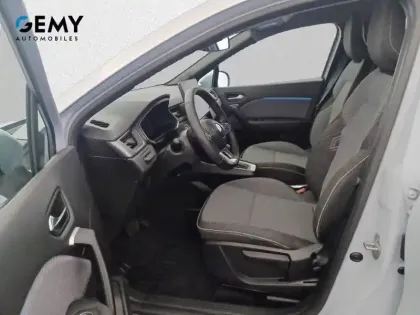 Photo 8 Renault Captur  E-Tech full hybrid 145 ch
