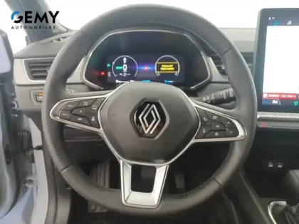 Photo 12 Renault Captur  E-Tech full hybrid 145 ch