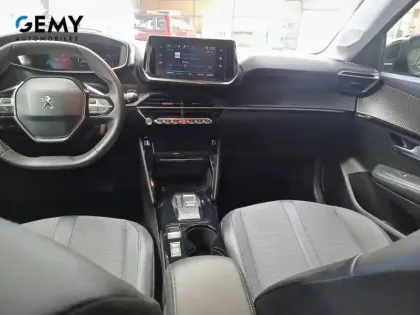 Photo 7 Peugeot 208  Electrique 50 kWh 136ch