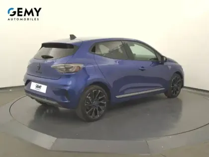 Photo 17 Renault Clio  E-Tech full hybrid 145