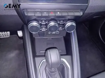 Photo 13 Renault Clio  E-Tech full hybrid 145